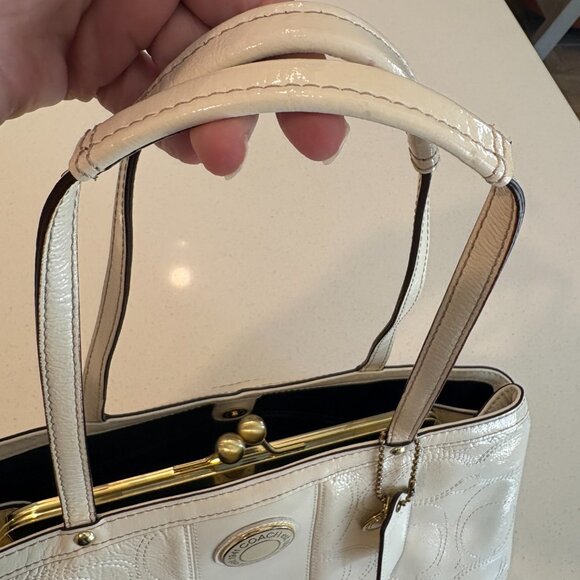 Authentic Signature Coach Ivory Patent Leather Tote Bag - Picture 11 of 12